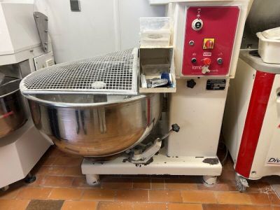 Un pétrin LAMBERT EQUIPEMENTS Cuve 45L