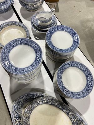MINTON Service table en faïence fine modèle florentine, comp…
