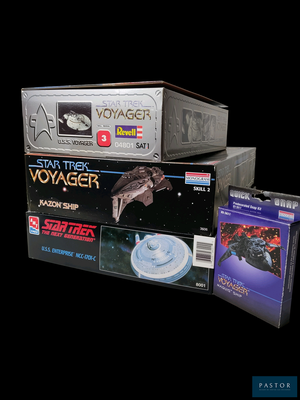 une boîte de Star Trek : Voyager et une boîte de Star Trek : Voyager