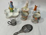 un grand nombre d'objets différents posés sur une table
