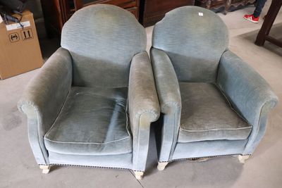 paire de fauteuils crapaud, tissu à reprendre.