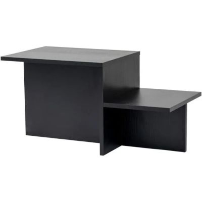 une paire de tables noires empilées l'une sur l'autre