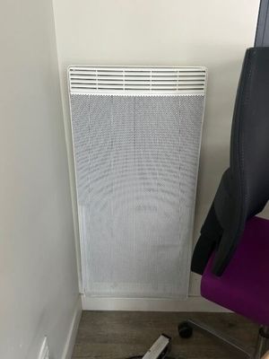 Un radiateur vertical THERMOR Modèle: RSGVEP10