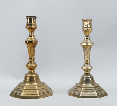 Lot de (2) chandeliers hollandais du 18ème siècle avec gravu…
