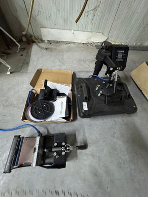 Presse à chaud multifonction avec accessoires (en l'état, sa…