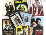 un grand nombre de livres posés sur une table