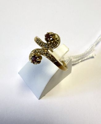 Bague toi et moi sertie de 8 diamants et 2 petits rubis tdd …