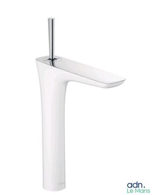 un robinet de lavabo blanc avec une bec chromé