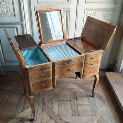 Toilette dite "brisée", style Louis XV