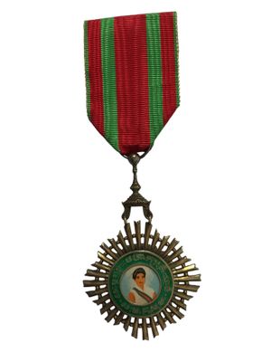 une image représentant une médaille sur laquelle figure le portrait d'une femme
