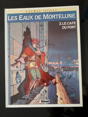 La couverture du livre *Les Eaux de Mortelune* est présentée dans un cadre noir.