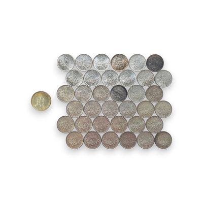 Ensemble de pièces argent (835) comprenant :