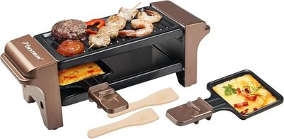 une photo d'un barbecue sur lequel sont disposés divers types d'aliments