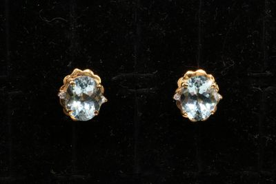Paire de boucles d’oreilles en or jaune 14K (585°/00) ornée …