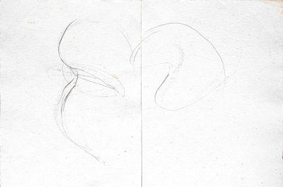 des croquis représentant une paire de chaussures sur une feuille de papier