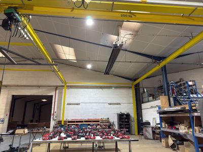 a picture of a large room with a lot of tools