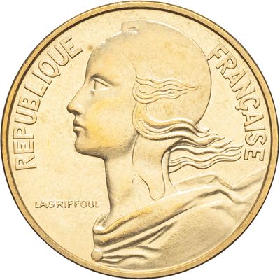 une image montrant un gros plan d'une pièce de monnaie à l'effigie d'une femme