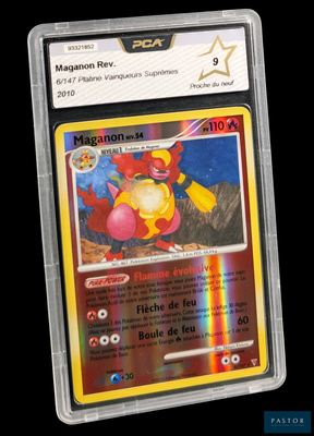 gros plan d'une carte pokemon dans un étui en plastique