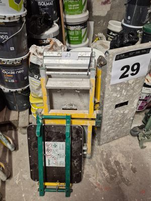 Deux petites plateformes MACC Deux potences MACC - Photo 1