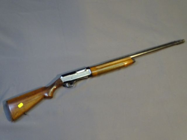 CAT C : N°15939/U23799 - Fusil semi-automatique Cal 12/70 - Marqu...