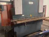 an image of a machine that is sitting in a warehouse