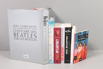 quelques livres posés sur une table