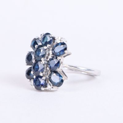 la bague en saphir bleu et diamants