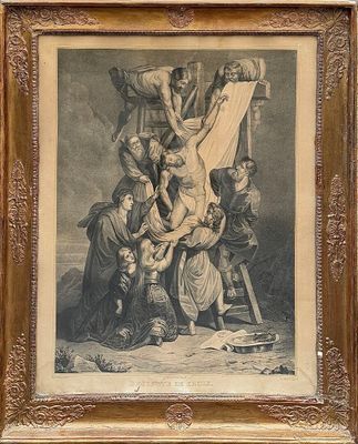 une vieille photo représentant un tableau où l'on voit un groupe de personnes tenant une croix