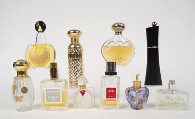 10 flacons de parfum. - Photo 1