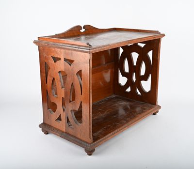 Classeur de table pour partitions en noyer. - Photo 1