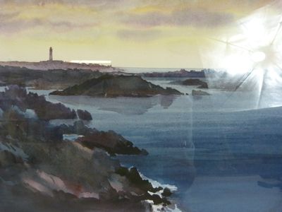 une photo d'un tableau représentant un phare au loin