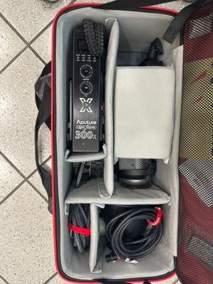 Projecteur bicolor pro 300× LED APUTURE - Photo 1