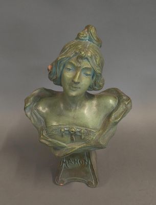 * Ecole Art Nouveau Buste féminin 'MANON'