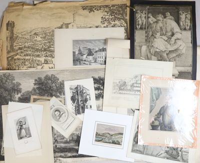 beaucoup de vieux livres et de photos sur la table