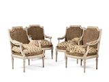 paire de fauteuils de style Louis XVI à dossier en rotin, avec coussins de dossier en rotin