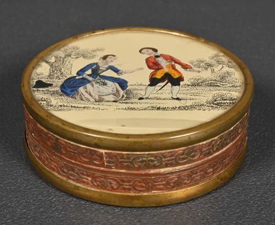 une petite boîte sur laquelle figure l'image de deux personnes