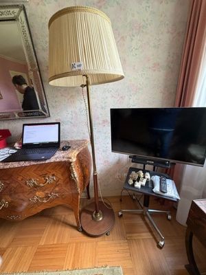 Lampadaire piètement griffes