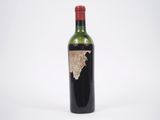 une bouteille de vin sur laquelle figure une carte