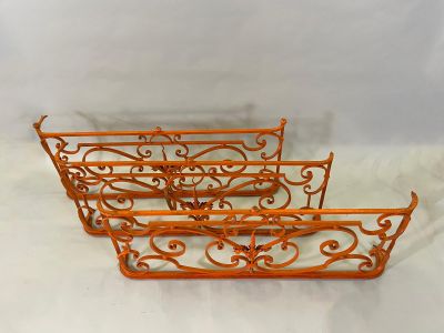 Trois grilles de balcon en fer forgé ajouré à motif d'entrel… - Photo 1