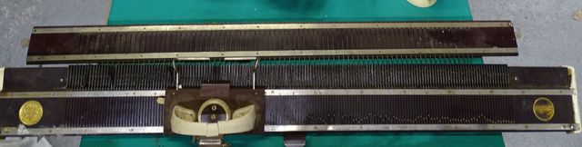 Machine à tricoter incomplète