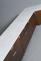Ensemble de quatre meubles bas en mélaminé blanc et placage … (photo 4)