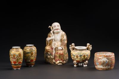 Ensemble comprenant une statuette figurant Budai (dit Bouddh… - Photo 1