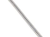 gros plan d'un bracelet en diamant sur fond blanc