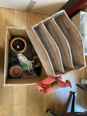 une boîte contenant un certain nombre d'objets