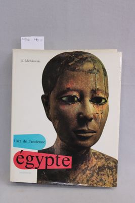 une image représentant un livre sur lequel figure le visage d'une femme