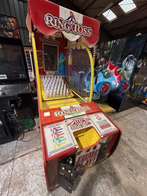 une machine à pièces qui se trouve dans un garage