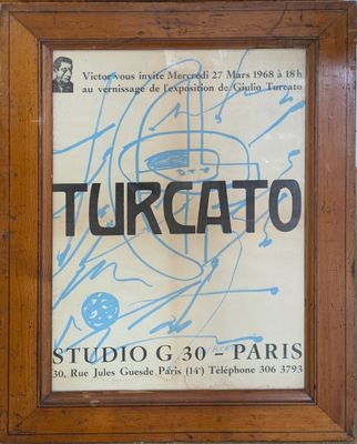 une photo d'un tableau encadré représentant un Turcato