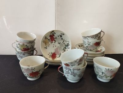 JAPON : décor de chrysanthémes.