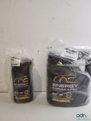 deux sachets de produits énergétiques posés sur une table