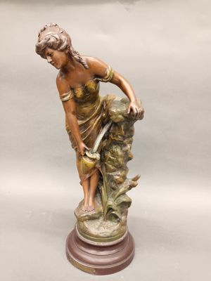 Auguste MOREAU La Fontaine Sujet en regule polychrome H : 48… - Photo 1